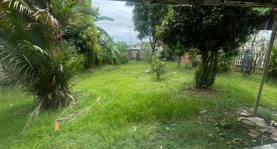 À vendre 3 chambres maison à Ban Bueng, Chonburi