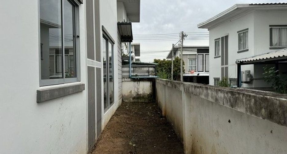 For sale 2 bedrooms townhouse in Phan Thong, Chonburi