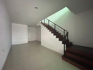 Reihenhaus zum Kauf mit 2 Zimmer in Ban Bueng, Chonburi