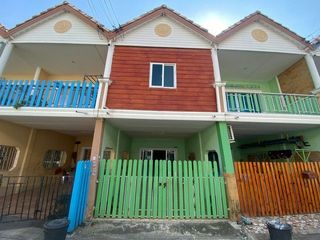 Reihenhaus zum Kauf mit 2 Zimmer in Ban Bueng, Chonburi