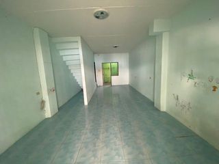 Reihenhaus zum Kauf mit 2 Zimmer in Ban Bueng, Chonburi
