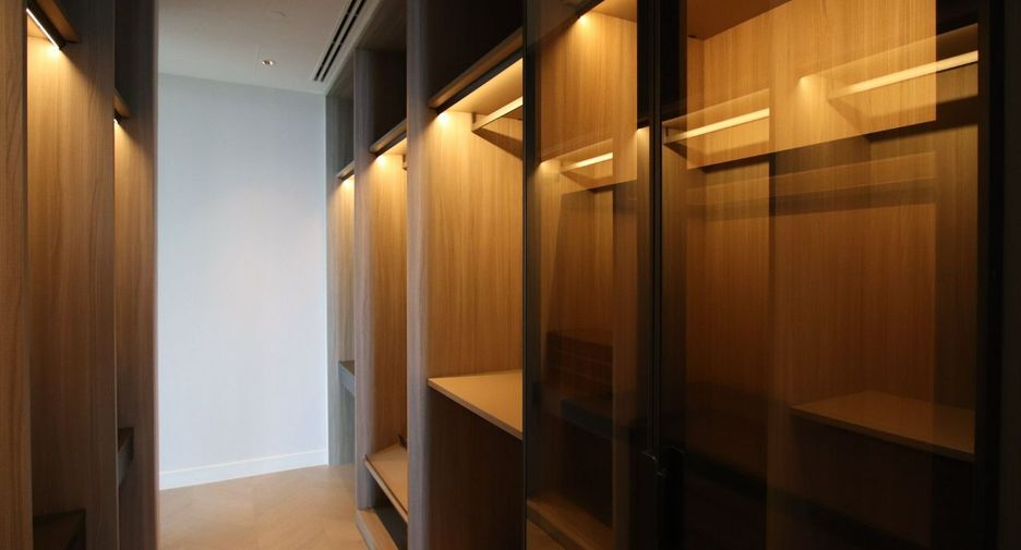 À louer et à vendre 2 chambres condo à Sathon, Bangkok