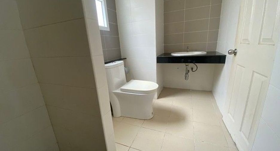 À vendre 3 chambres maison à Ban Bueng, Chonburi