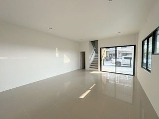 For sale 3 bedrooms townhouse in Ban Bueng, Chonburi