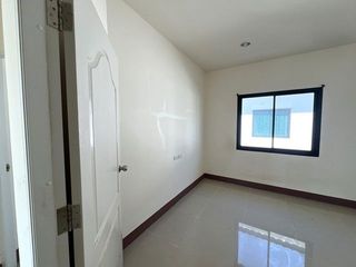 For sale 3 bedrooms townhouse in Ban Bueng, Chonburi