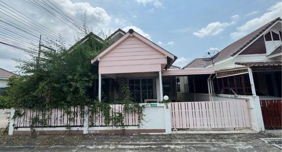 For sale 3 bedrooms house in Mueang Nakhon Ratchasima, Nakhon Ratchasima