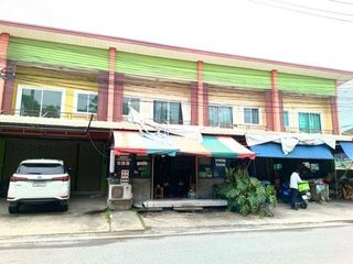 出售 3 卧室 商业空间 在 Ban Bueng, Chon Buri