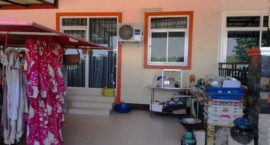 Продажа 2 спальни дом в Ban Bueng, Чонбури