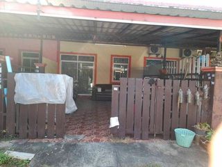 Reihenhaus zum Kauf mit 2 Zimmer in Ban Bueng, Chonburi