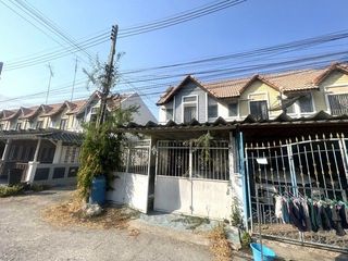 For sale 3 bedrooms townhouse in Ban Bueng, Chonburi