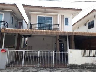 For sale 3 bedrooms townhouse in Ban Bueng, Chonburi
