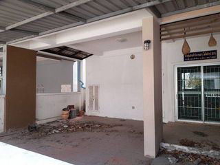 For sale 3 bedrooms townhouse in Ban Bueng, Chonburi