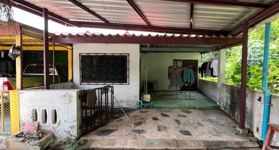 For sale 3 bedrooms townhouse in Ban Bueng, Chonburi