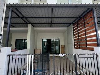 For sale 3 bedrooms townhouse in Ban Bueng, Chonburi