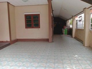 Продажа 3 спальни дом в Ban Bueng, Чонбури
