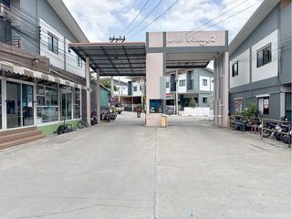 Reihenhaus zum Kauf mit 2 Zimmer in Ban Bueng, Chonburi