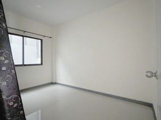 Reihenhaus zum Kauf mit 2 Zimmer in Ban Bueng, Chonburi