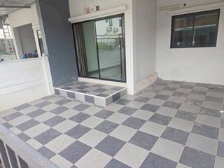 Reihenhaus zum Kauf mit 2 Zimmer in Ban Bueng, Chonburi