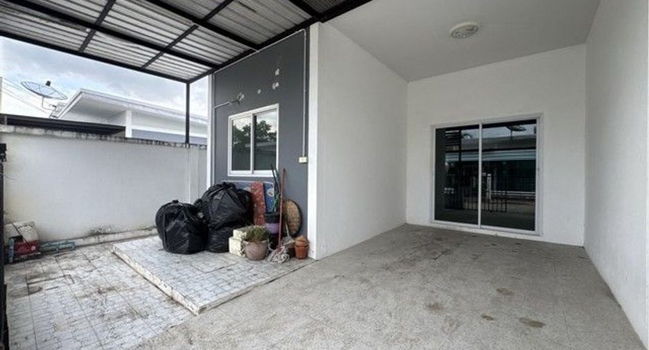 Reihenhaus zum Kauf mit 2 Zimmer in Ban Bueng, Chonburi