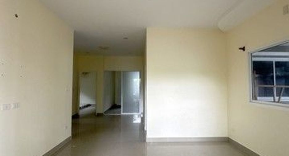 For sale 3 bedrooms house in Ban Bueng, Chonburi