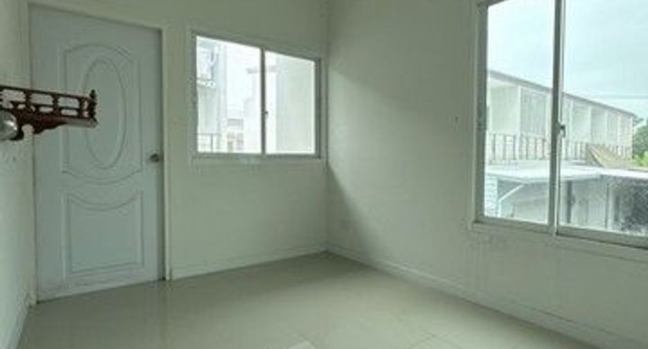 出售 3 卧室 独立屋 在 Ban Bueng, Chon Buri