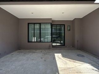 For sale 3 bedrooms townhouse in Ban Bueng, Chonburi
