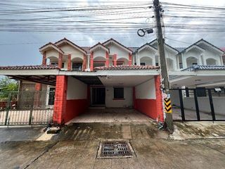 For sale 3 bedrooms townhouse in Ban Bueng, Chonburi