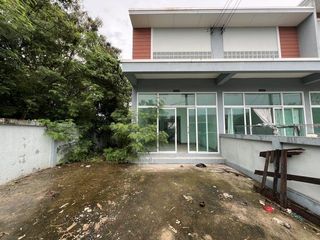 For sale 3 bedrooms townhouse in Ban Bueng, Chonburi