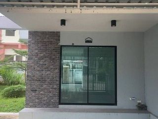 For sale 3 bedrooms townhouse in Ban Bueng, Chonburi