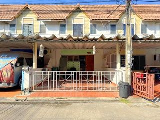 For sale 3 bedrooms townhouse in Ban Bueng, Chonburi