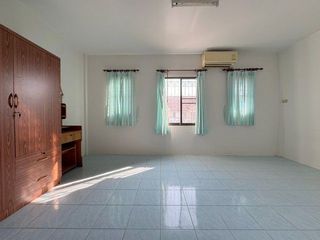 For sale 3 bedrooms townhouse in Ban Bueng, Chonburi