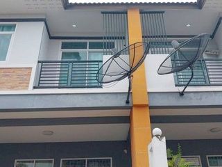 For sale 3 bedrooms townhouse in Ban Bueng, Chonburi