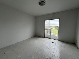 For sale 3 bedrooms townhouse in Ban Bueng, Chonburi