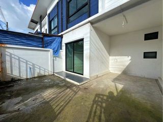 For sale 3 bedrooms townhouse in Ban Bueng, Chonburi