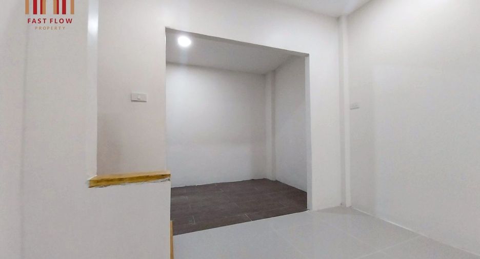For sale 2 bedrooms townhouse in Bang Bua Thong, Nonthaburi