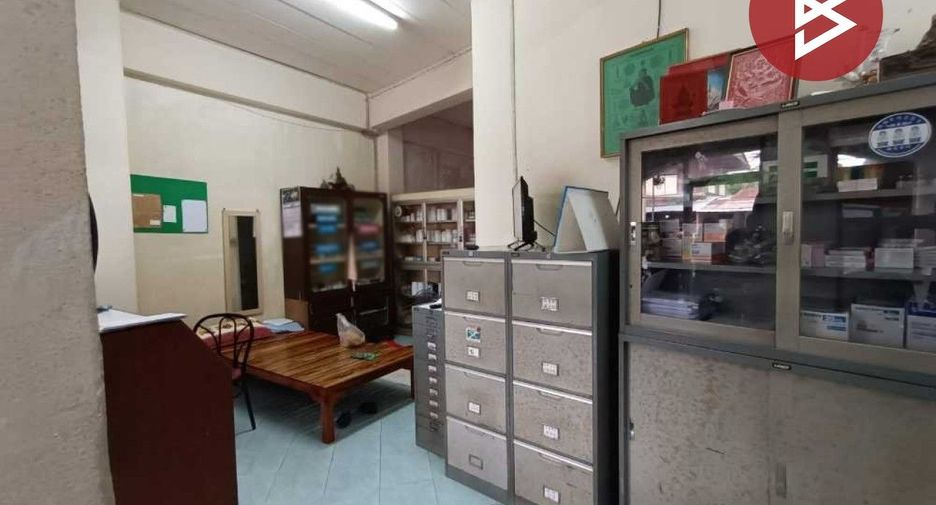 For sale 8 bedrooms retail Space in Chok Chai, Nakhon Ratchasima