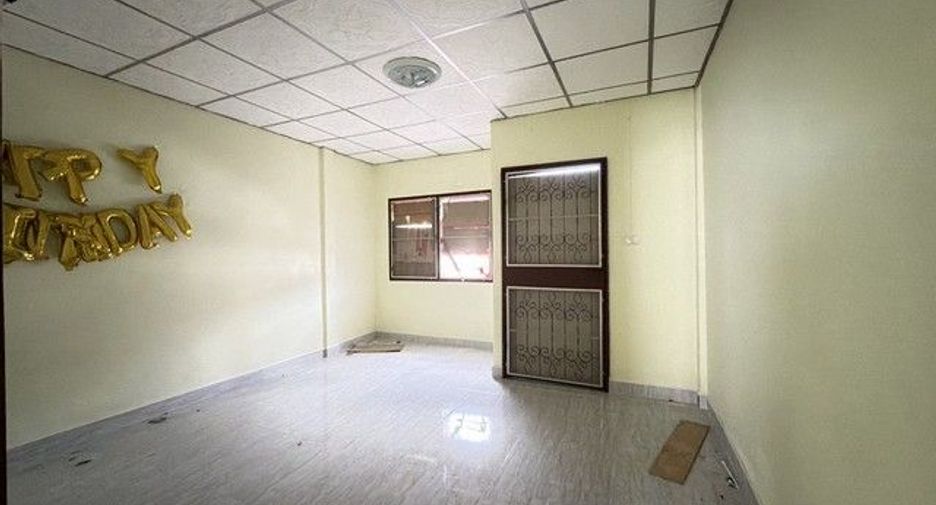 Продажа 2 спальни таунхаус в Мыанг Районг, Районг