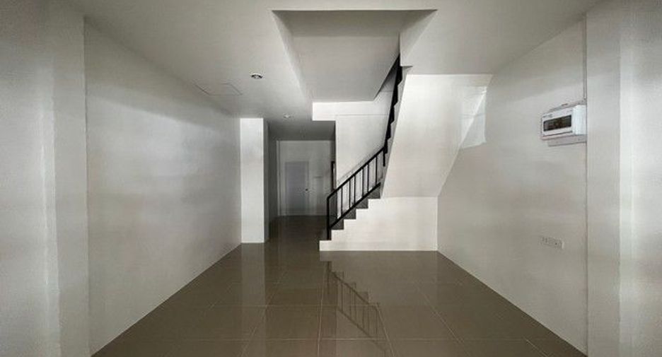 For sale 3 ベッドルーム townhouse in Mueang Chon Buri, Chonburi