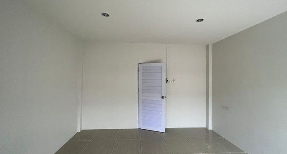 For sale 3 ベッドルーム townhouse in Mueang Chon Buri, Chonburi
