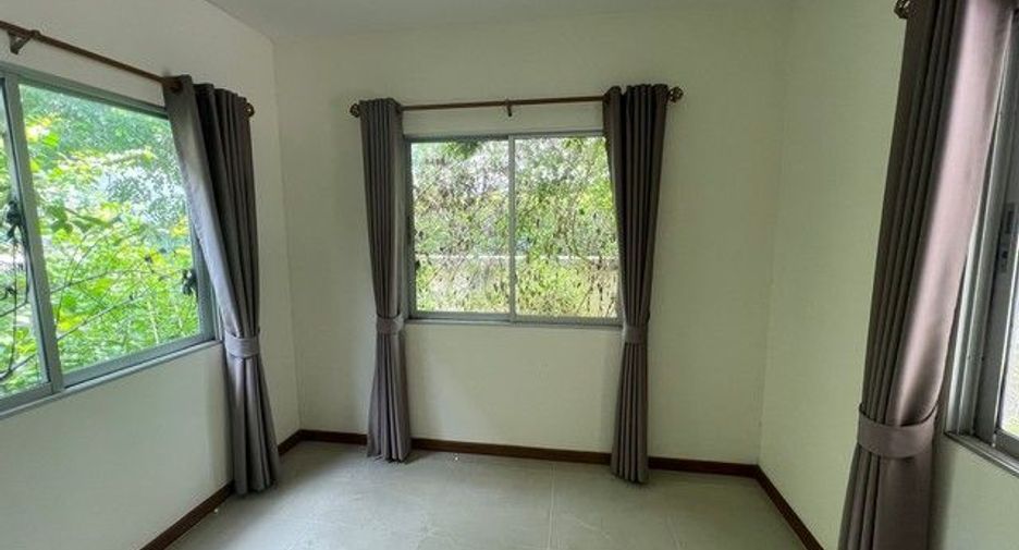 For sale 3 bedrooms house in Si Racha, Chonburi