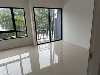 For sale 3 bedrooms townhouse in Ban Bueng, Chonburi