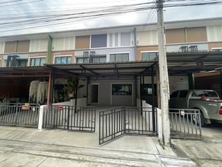 For sale 3 bedrooms townhouse in Ban Bueng, Chonburi