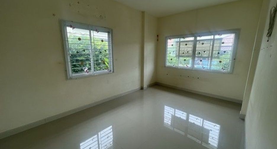 For sale 3 bedrooms house in Ban Bueng, Chonburi