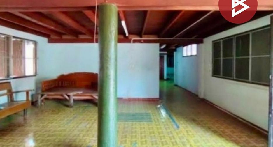 Haus zum Kauf mit 4 Zimmer in Mueang Uttaradit, Uttaradit