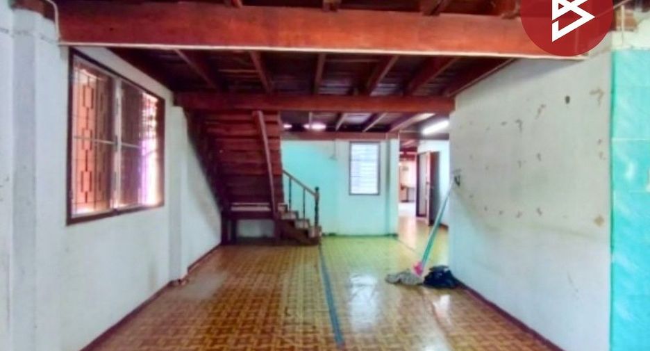 Haus zum Kauf mit 4 Zimmer in Mueang Uttaradit, Uttaradit