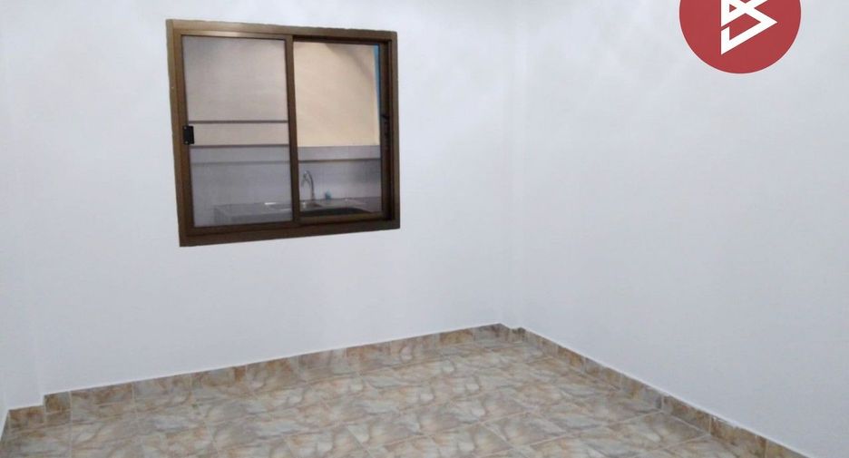 Reihenhaus zum Kauf mit 2 Zimmer in Phan Thong, Chonburi
