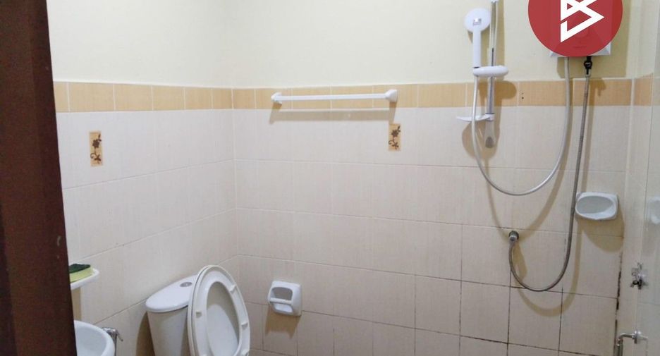 Reihenhaus zum Kauf mit 2 Zimmer in Phan Thong, Chonburi