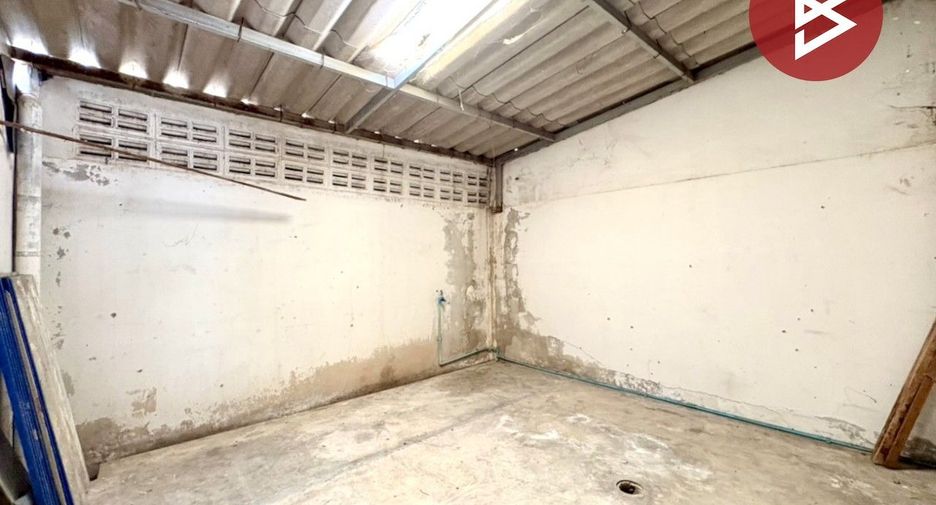 For sale 2 bedrooms townhouse in Mueang Nakhon Sawan, Nakhon Sawan