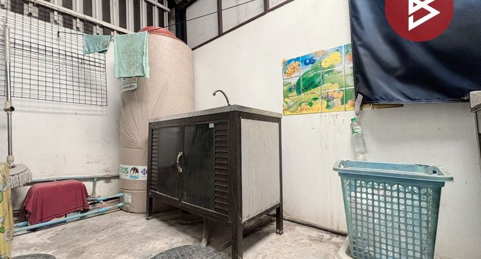 For sale 3 ベッドルーム townhouse in Mueang Samut Prakan, Samut Prakan