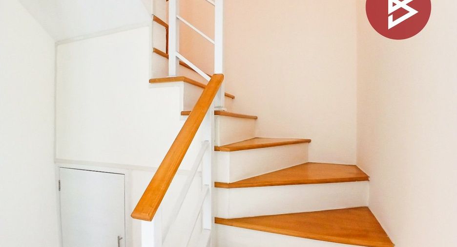 For sale 3 bedrooms townhouse in Prawet, Bangkok